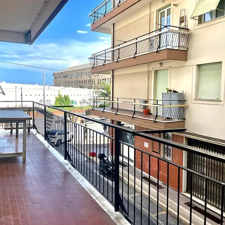 150 Mt Dal Mare, Ampio Con 2 Lägenhet *